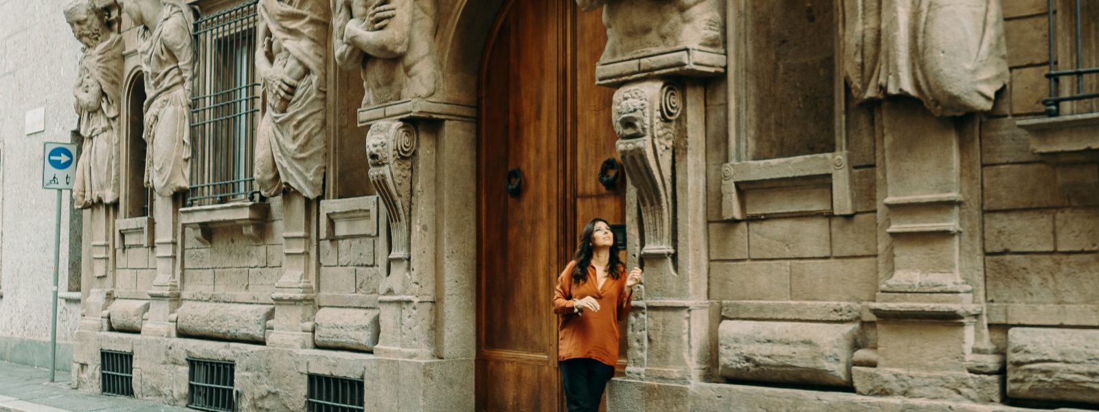 casa degli omenoni e i suoi telamoni