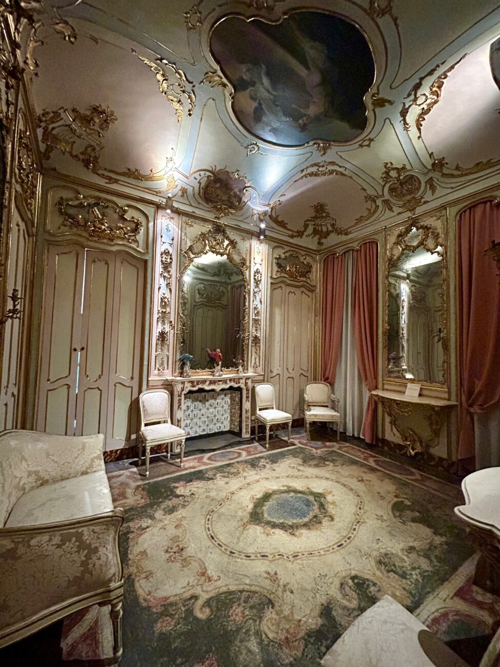 Palazzo Morando alcune sale nobiliari