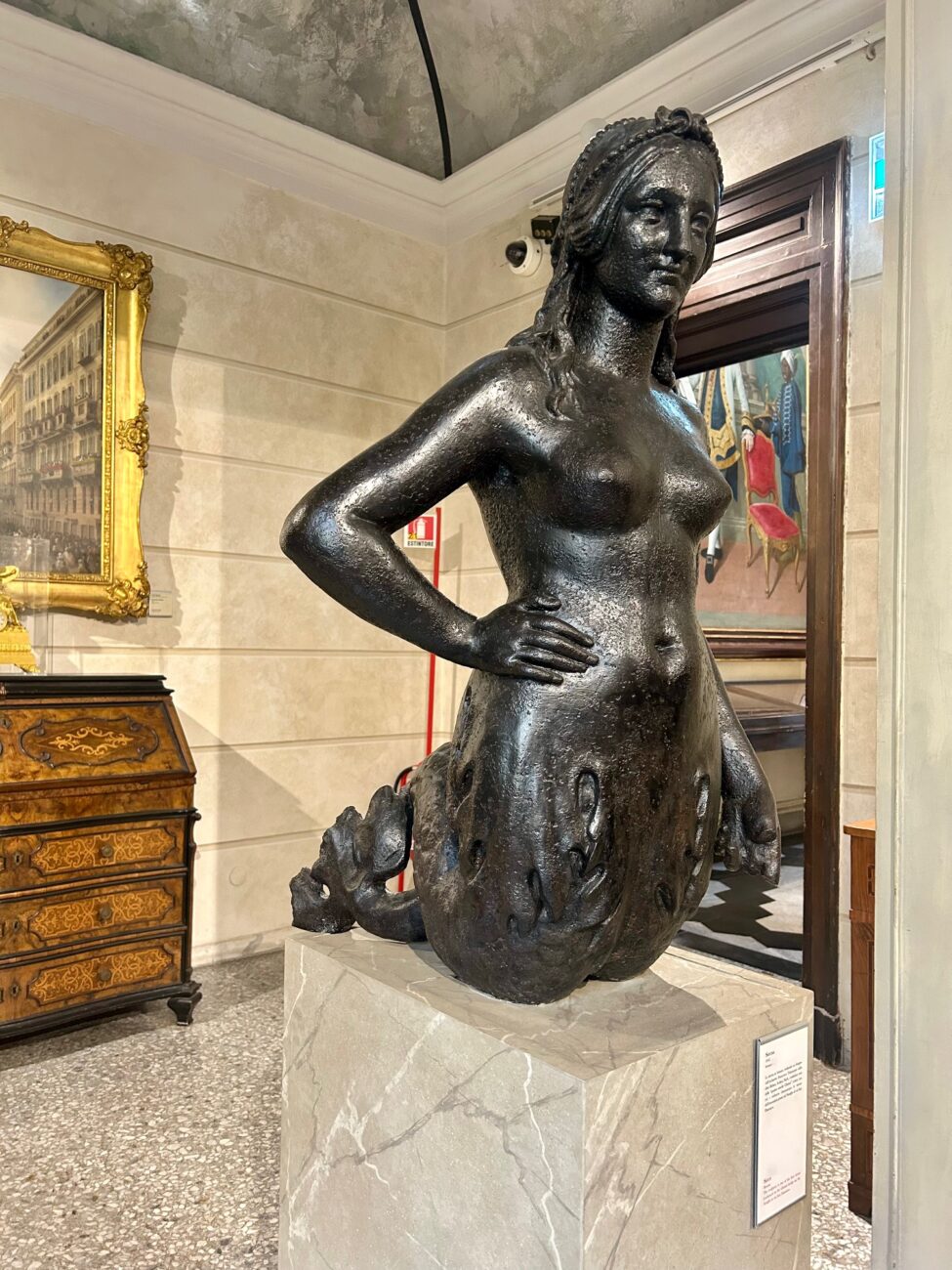sirena del ponte sul naviglio